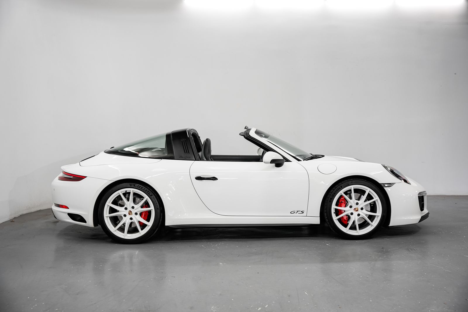 2019 Porsche 911 Targa 4 GTS — photo 3