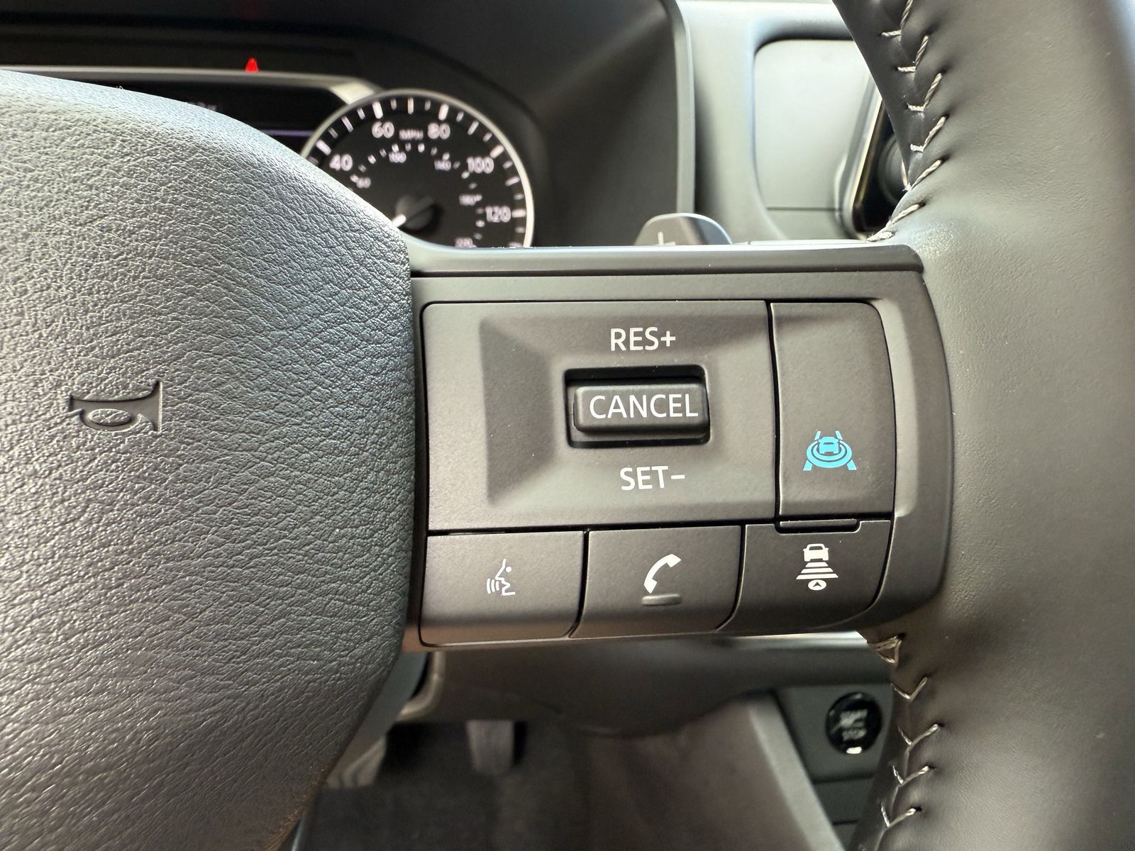 2025 Nissan Rogue SV photo 11