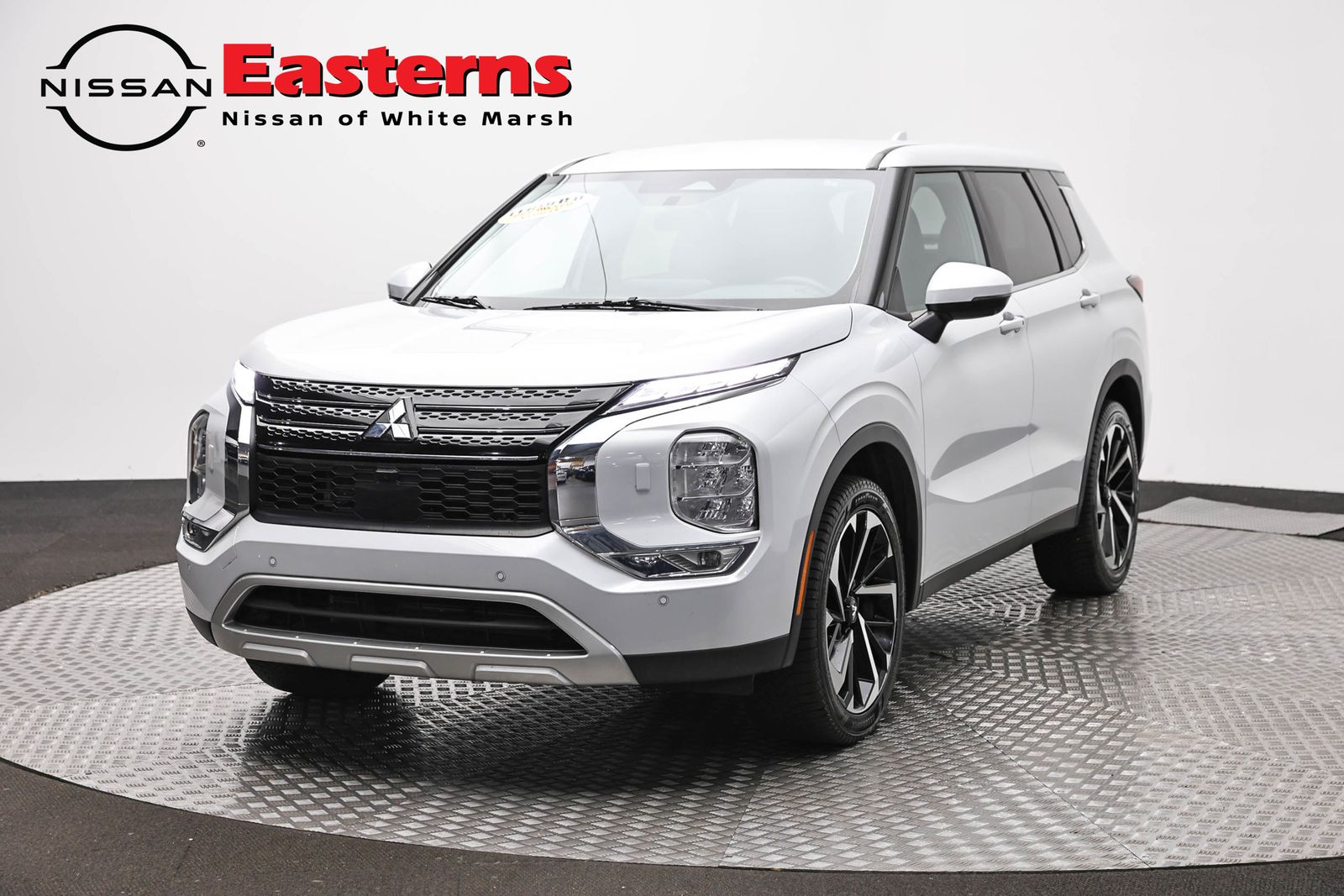 2024 Mitsubishi Outlander's photo