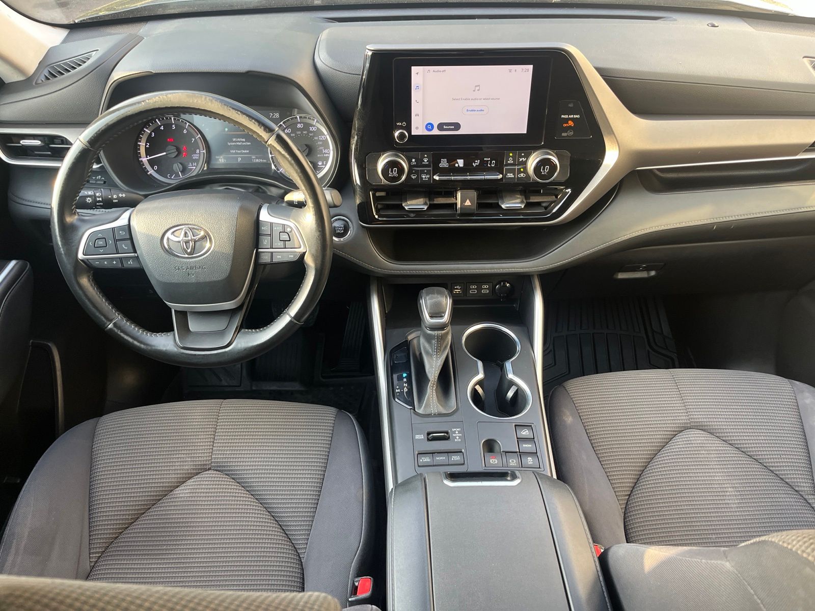 Used Car 2023 Toyota Highlander  Le For Sale Under $30,000 In Austin, Texas
