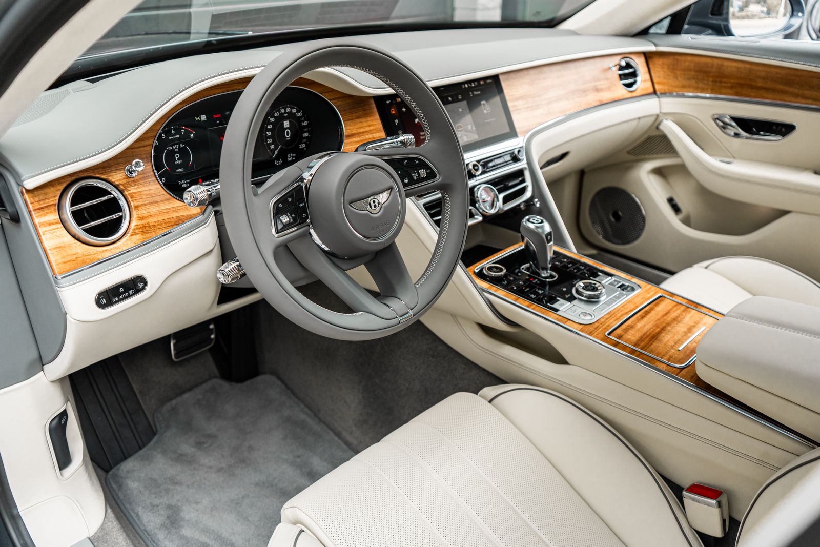 2026 Bentley Flying Spur - Photo 29