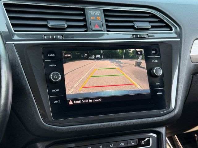 Used 2019 Green Volkswagen 2.0T SE image 18