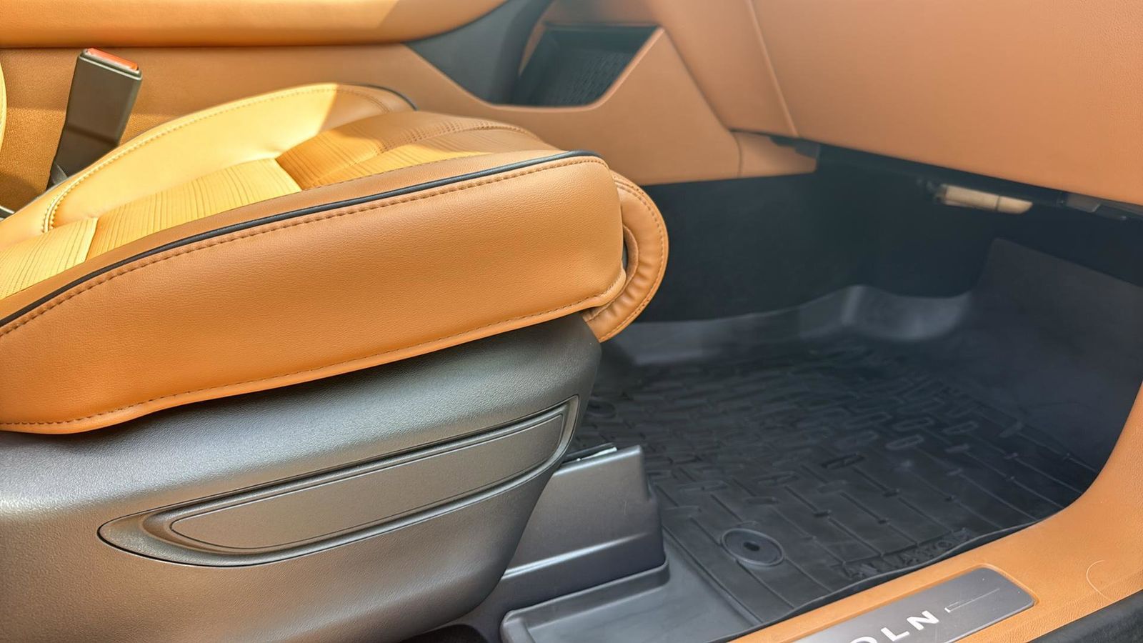 Used Car 2025 Lincoln Aviator  Black Label For Sale Under $80,000 In Austin, Texas