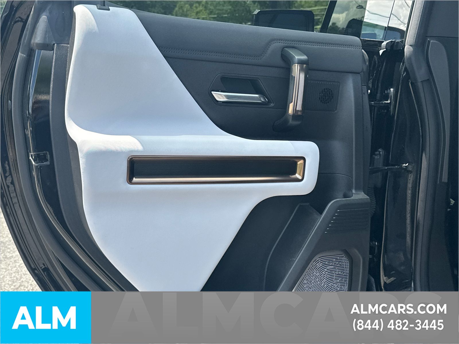 Used 2025 Black GMC 2X image 24