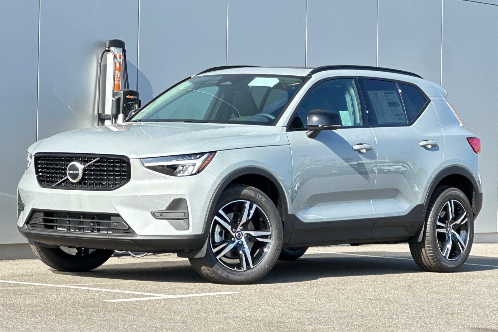 2026 Volvo XC40 B4 Core FWD