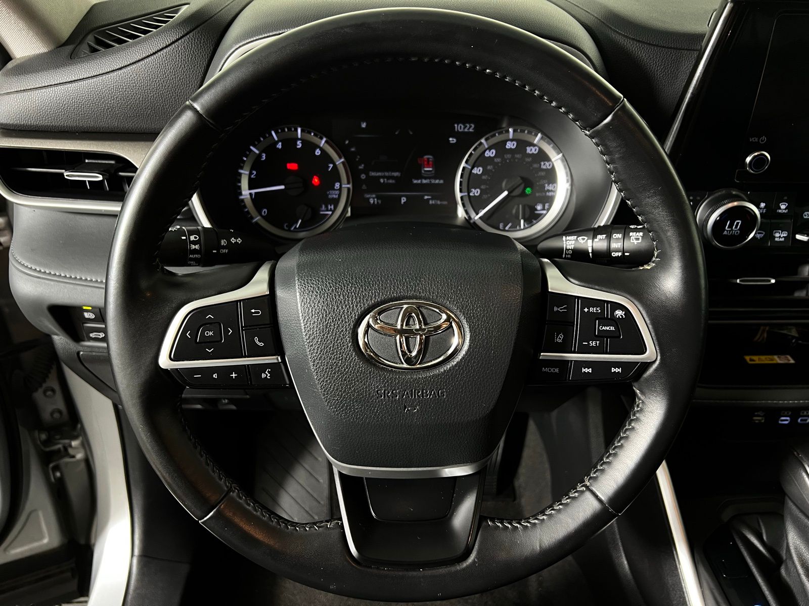 Thumbnail: 2023 Toyota Highlander - 10