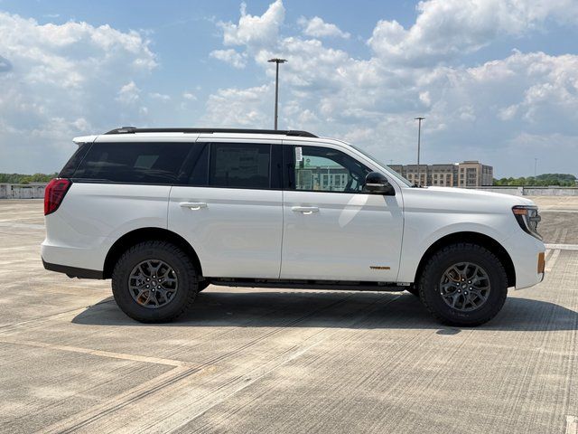 New 2026 Star White Metallic Tri-Coat Ford Tremor image 2
