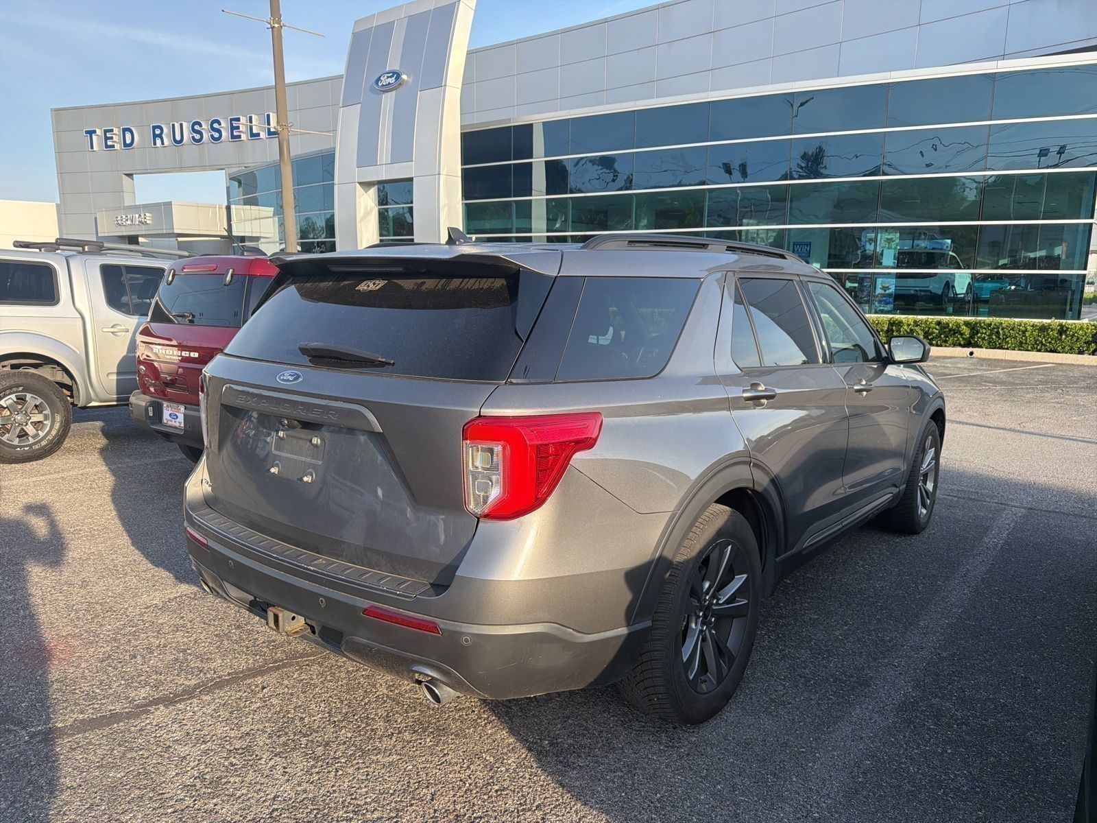 View vehicle photo 4