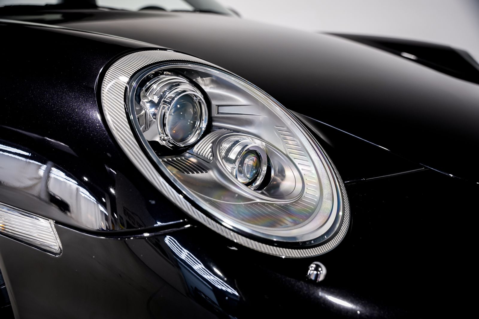 2011 Porsche 911 Turbo S — photo 40