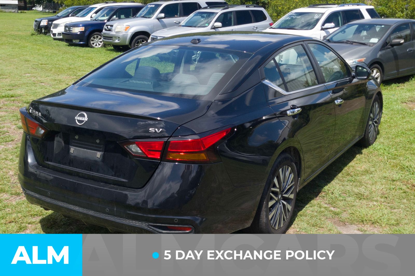 Used 2024 Super Black Nissan 2.5 SV image 3