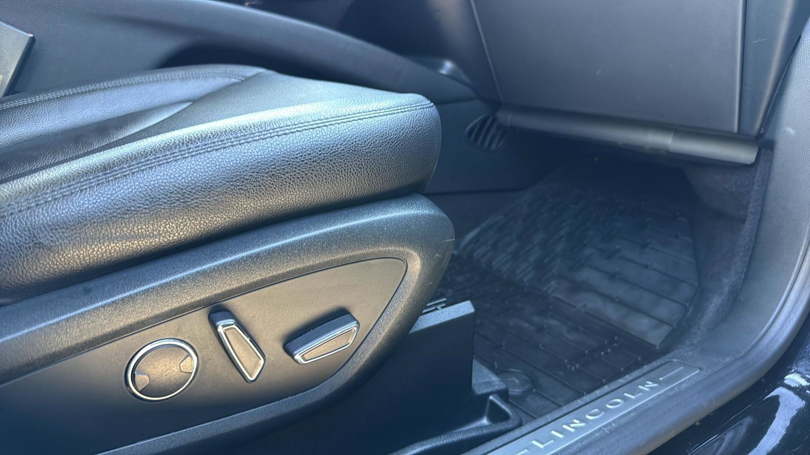 Used Car 2022 Lincoln Nautilus  Standard For Sale Under $35,000 In Austin, Texas