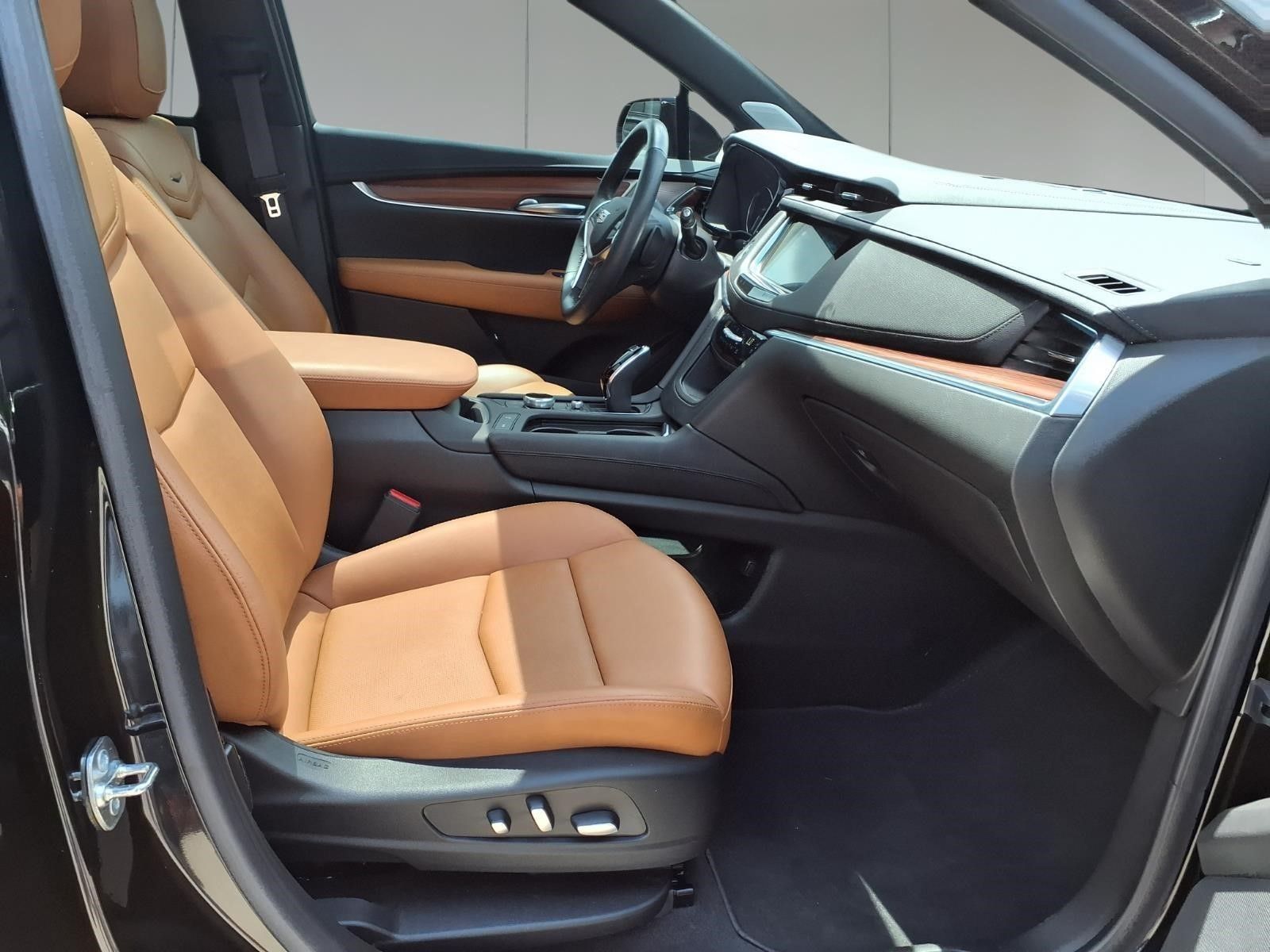 2024 Cadillac XT5 Premium Luxury Black at Tom Peacock Cadillac