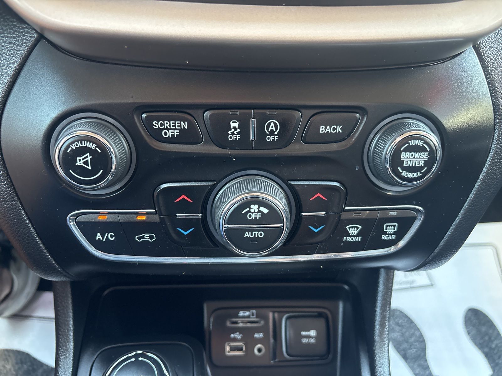 2018 Jeep Cherokee Limited - Photo 27