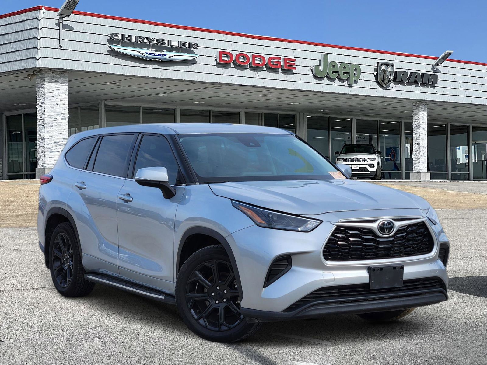 2022 Toyota Highlander L FWD