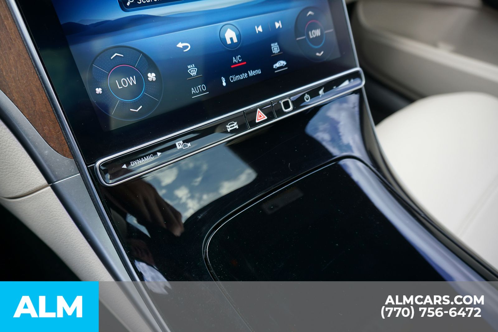 Used 2023  Mercedes-Benz C 300 image 44
