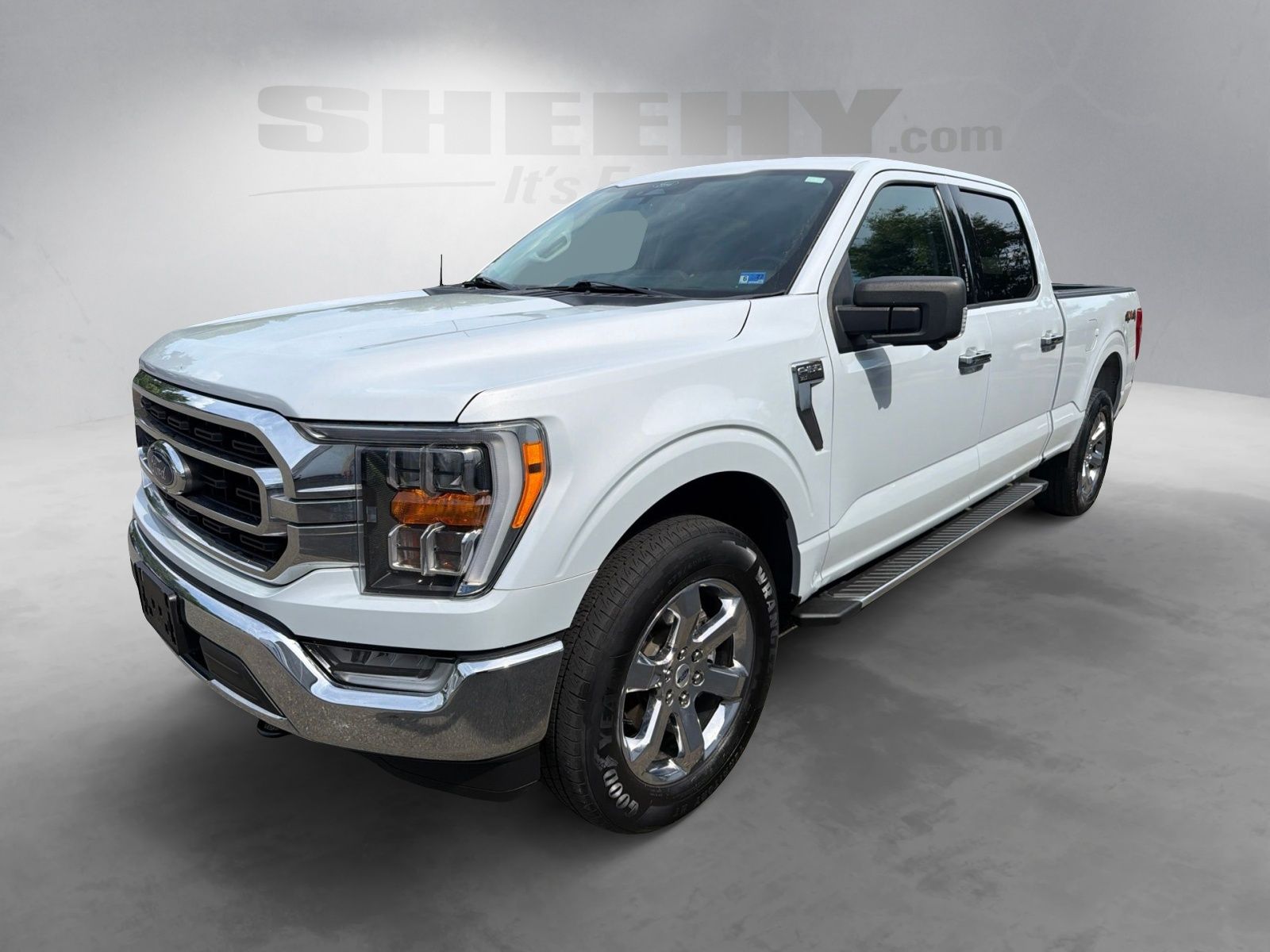Certified Used 2022 White Metallic Ford XLT image 16
