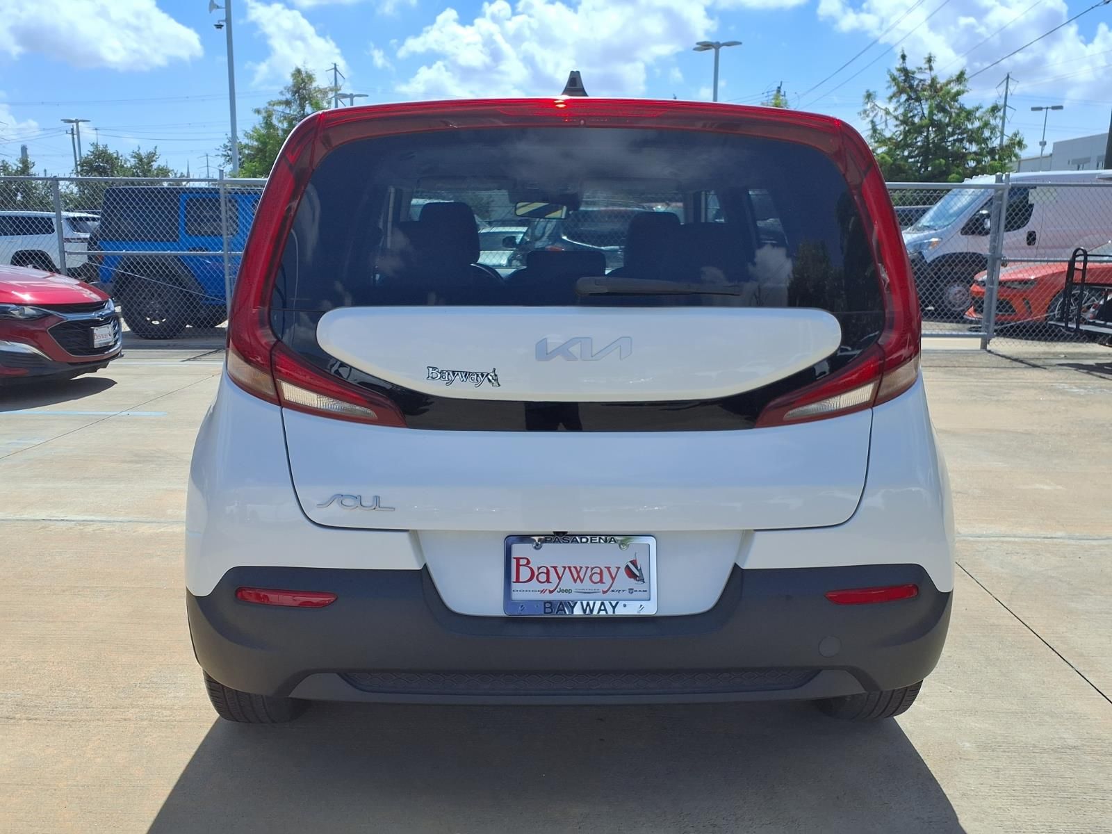 2022 Kia Soul LX White at Gullo Toyota