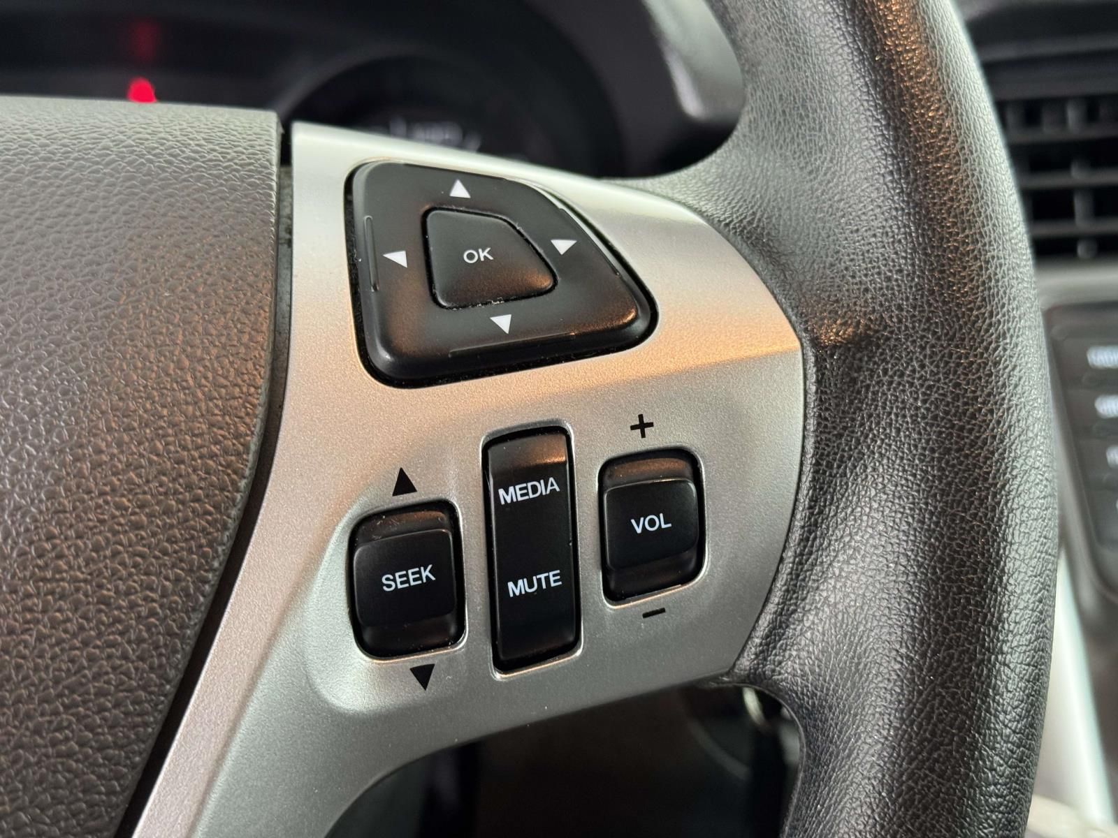 Used 2013 Silver Ford SE image 26