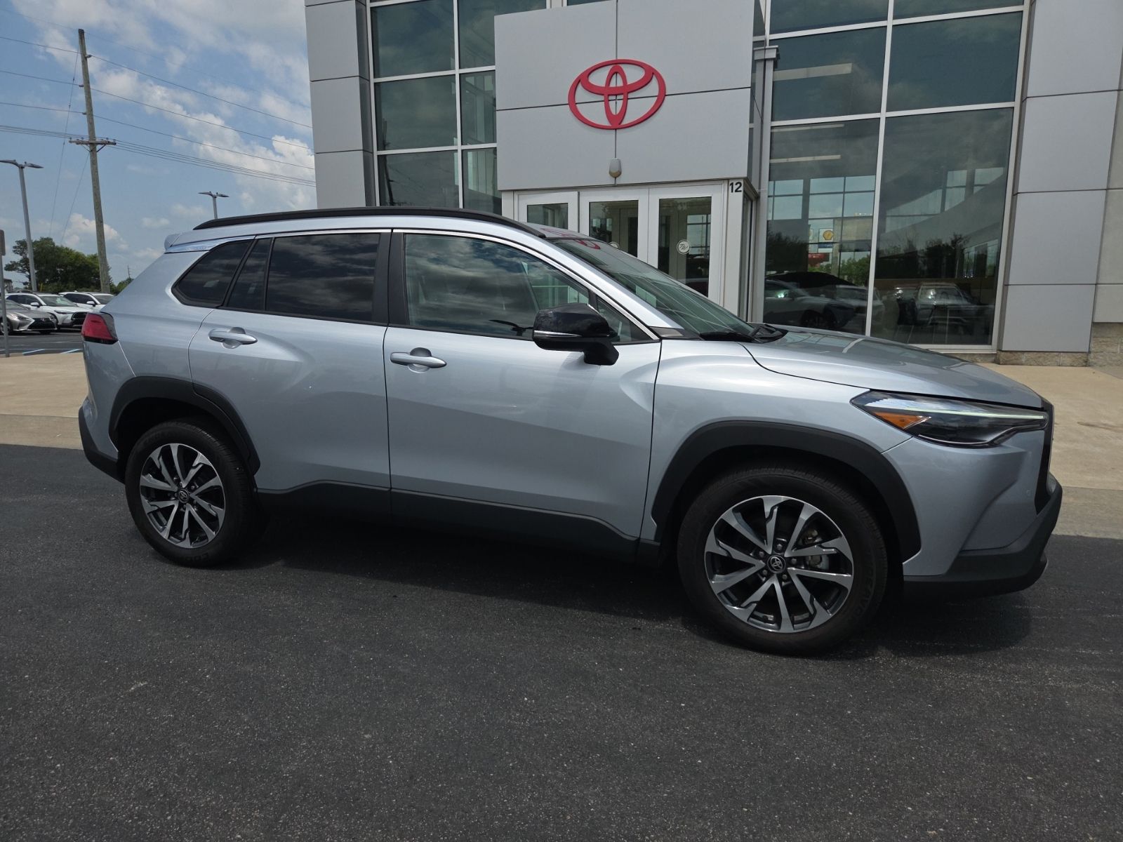 2025 Toyota Corolla Cross XLE