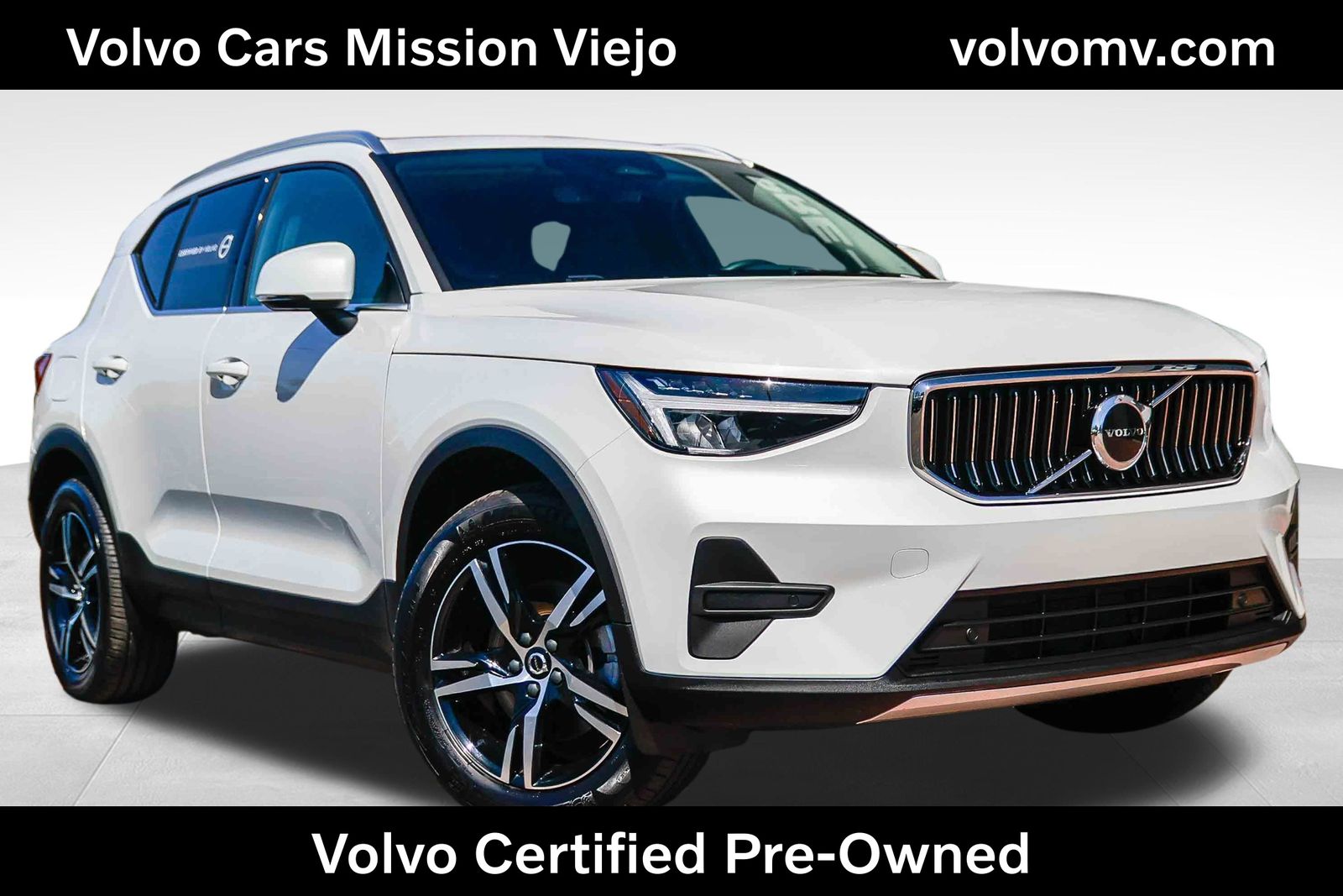 2025 Volvo XC40 B5 Core