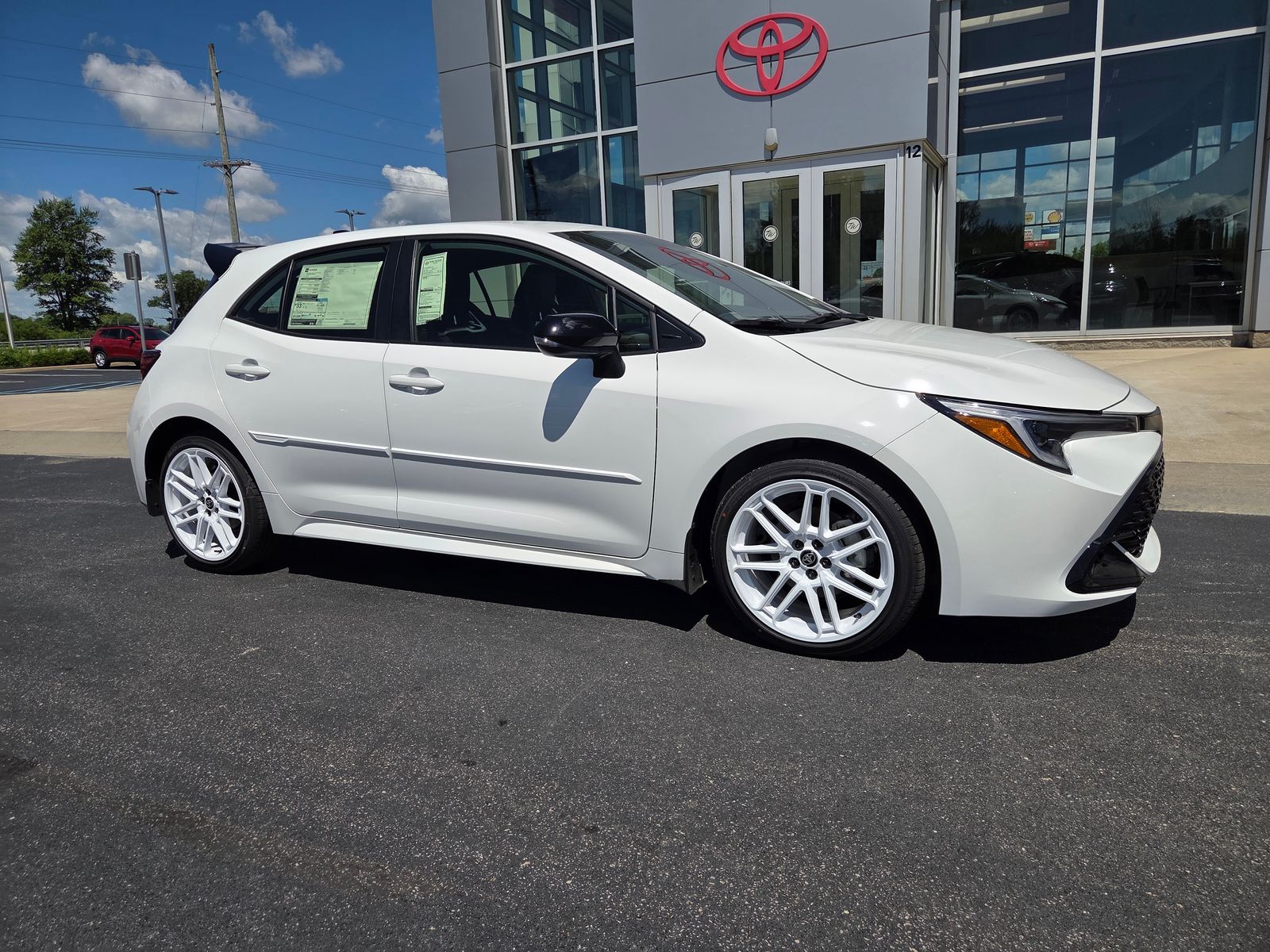0040 2026 Toyota Corolla Hatchback Hatchback Front-Wheel Drive Continuously Variable Transmission