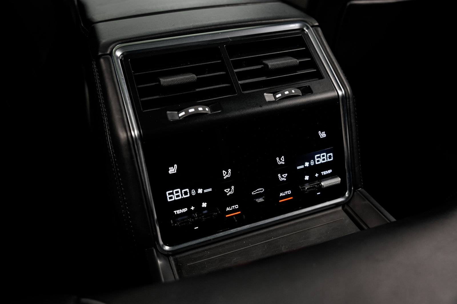 2018 Porsche Panamera Sport Turismo Turbo — photo 33
