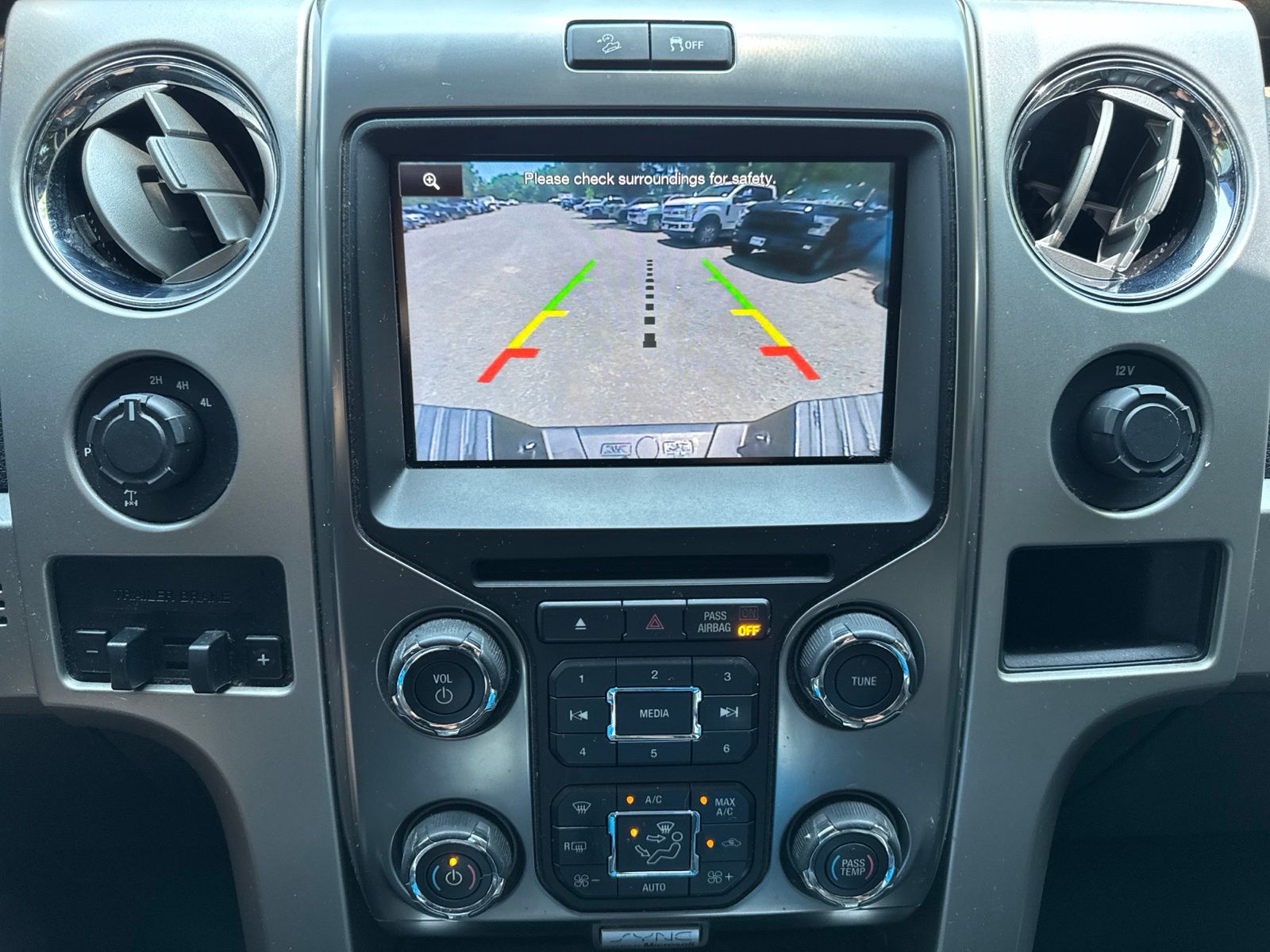 Used 2014  Ford FX4 image 22