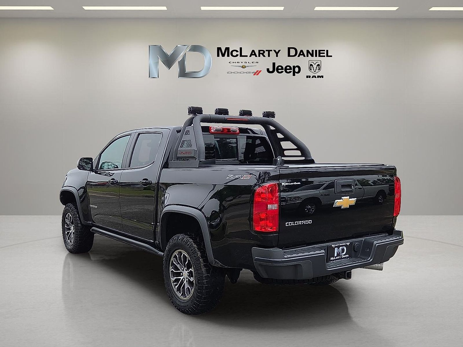 View vehicle photo 4