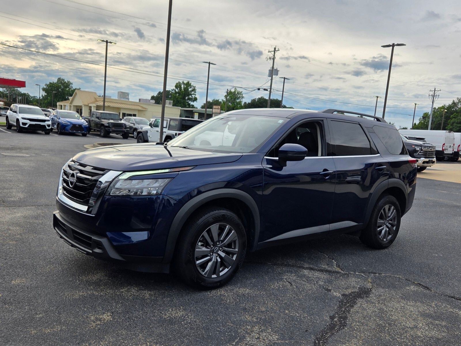 Used 2025 Blue Nissan SV image 3