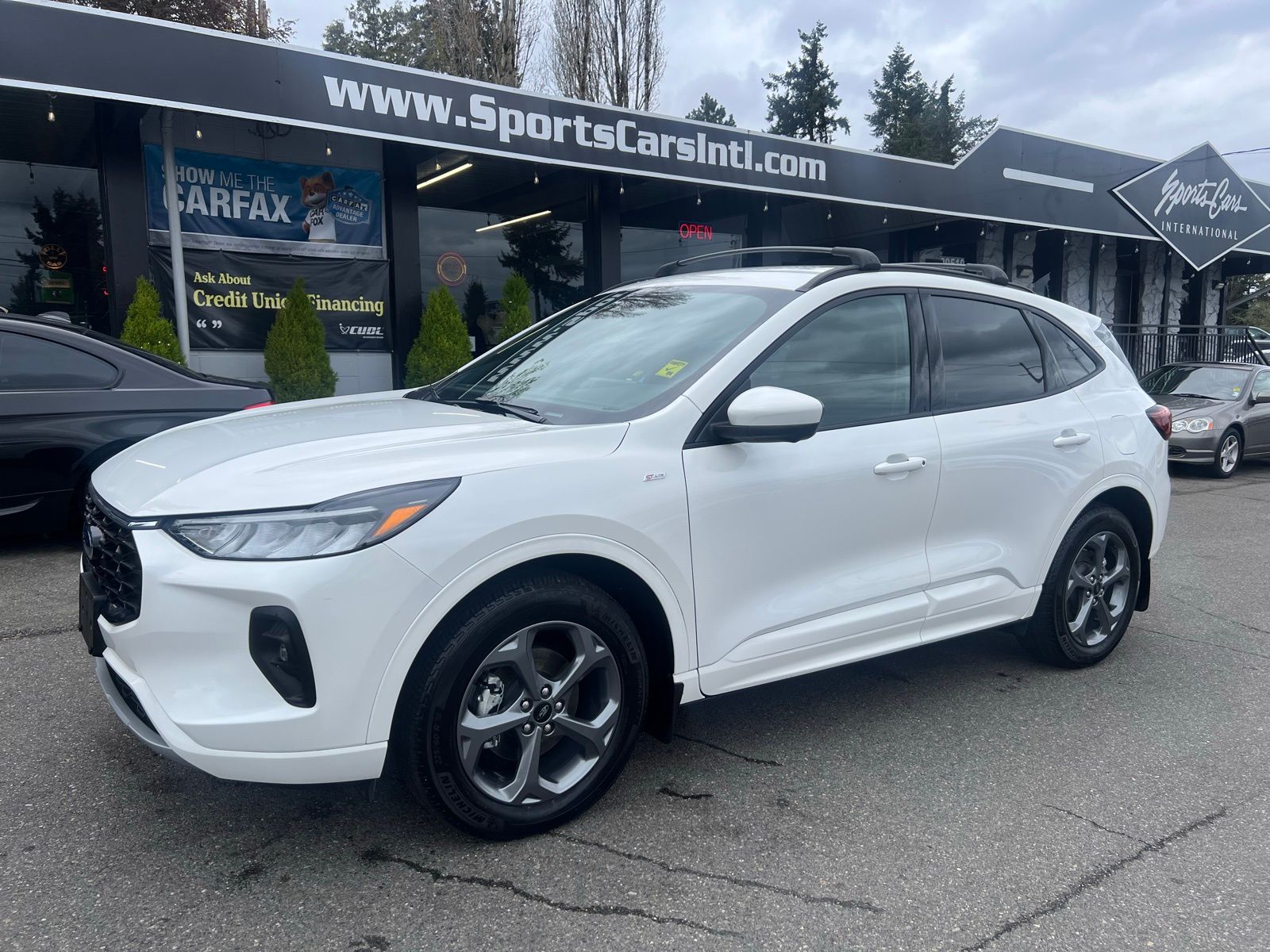 White Metallic 2023 Ford Escape Hybrid ST-Line Select AWD SUV / Crossover All-Wheel Drive Continuously Variable Transmission