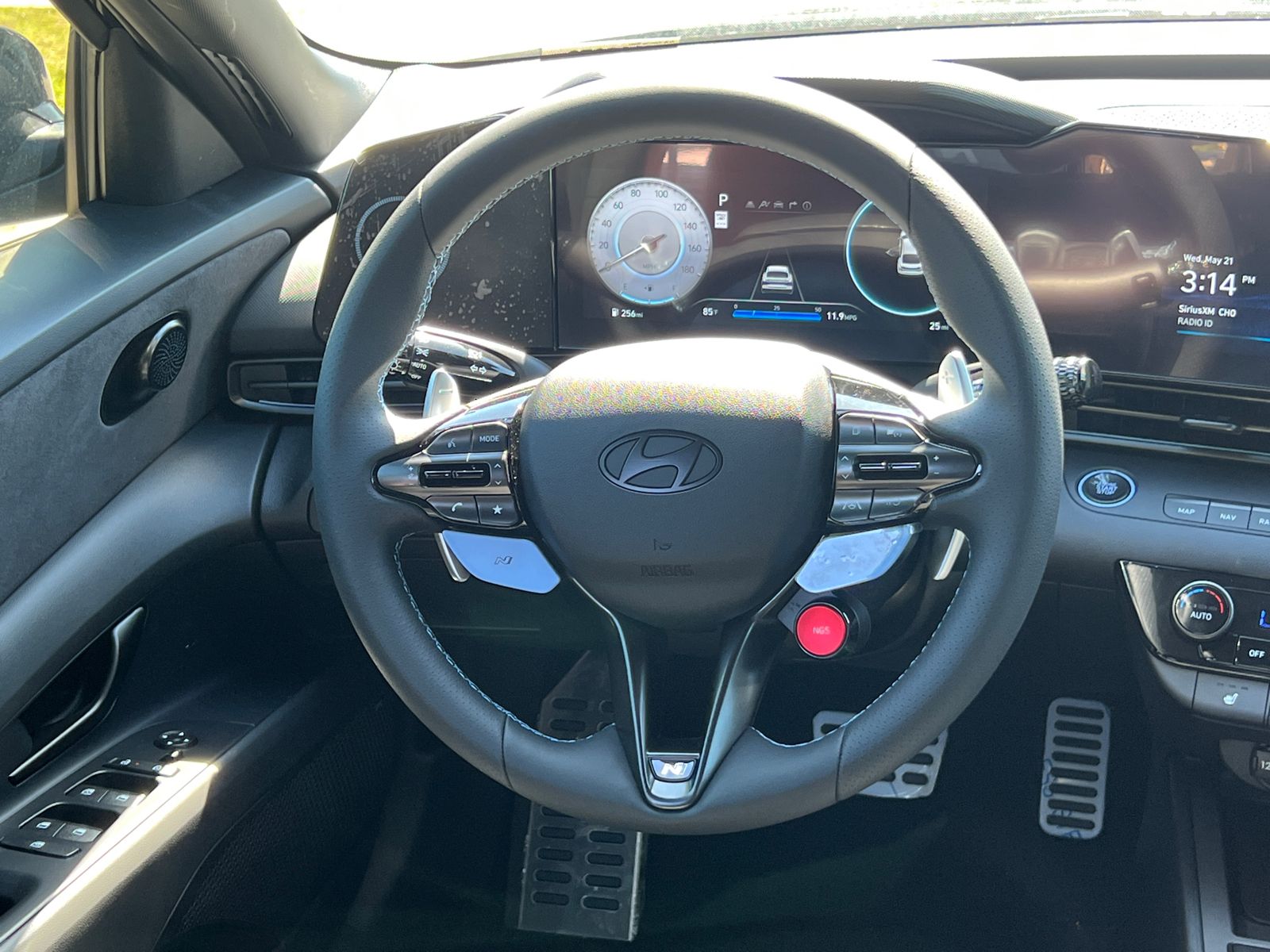 2025 Hyundai Elantra N Base photo 16