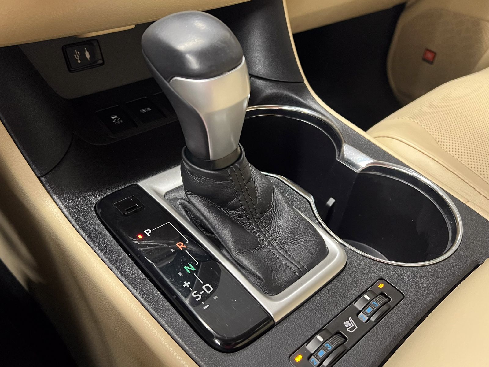 used 2015 Toyota Highlander car, priced at $22,388