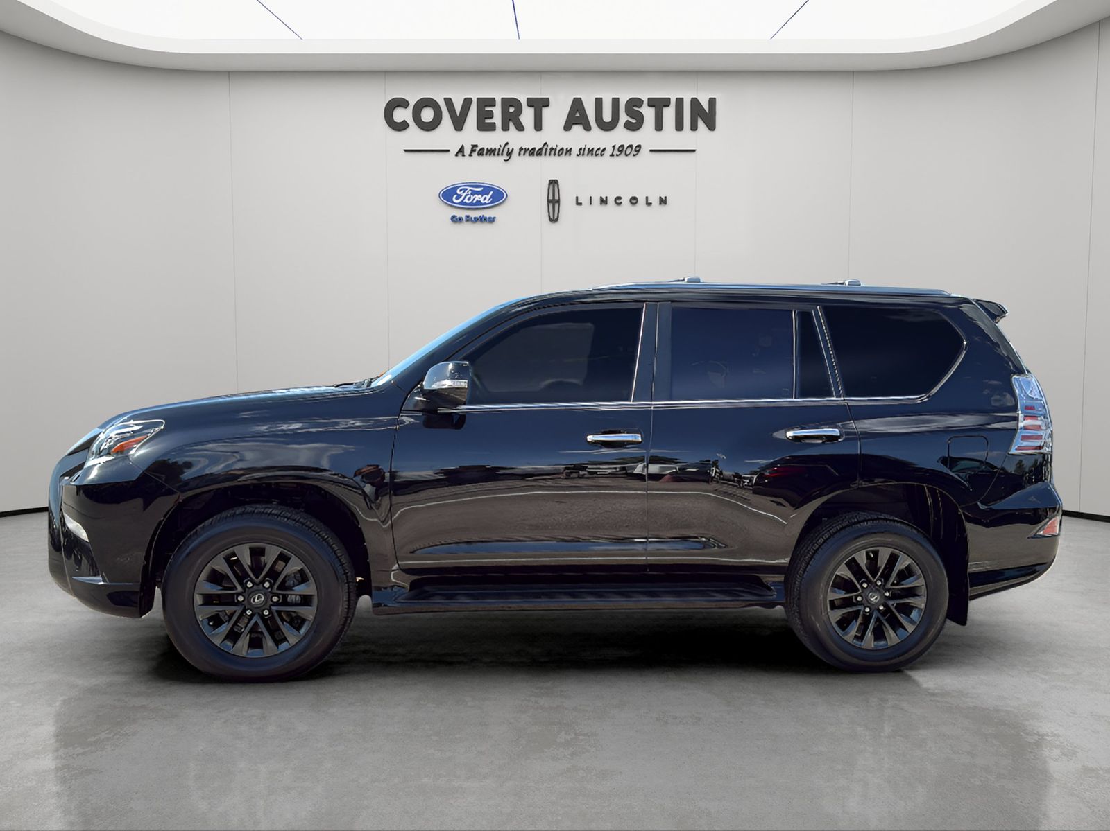 Used 2023 Black Lexus 460 image 2