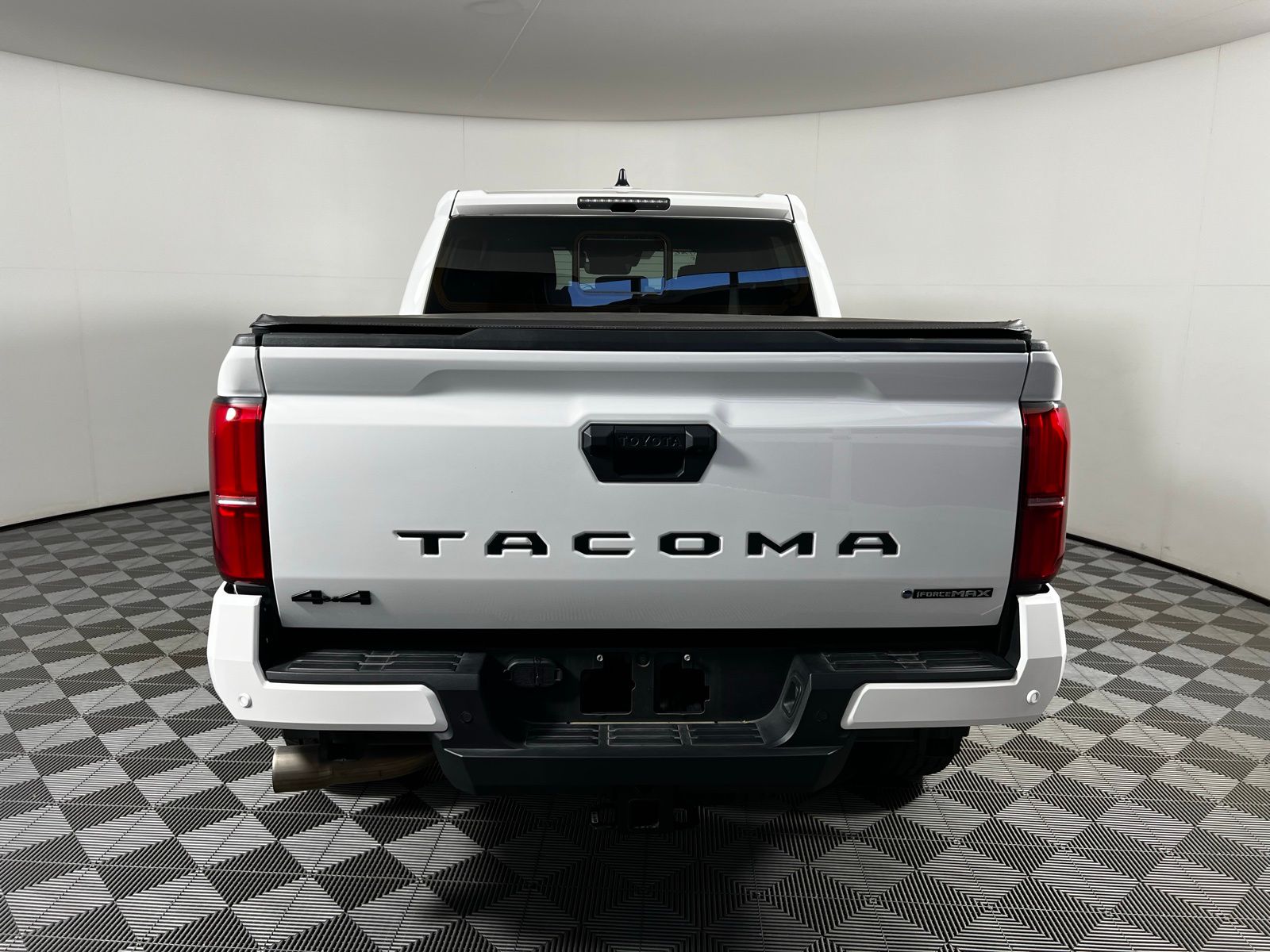 2024 Toyota Tacoma TRD Off-Road 6