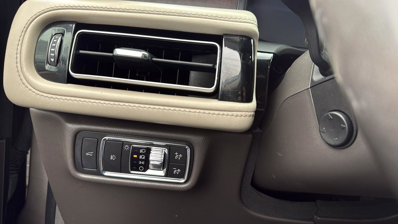 Used Car 2021 Lincoln Aviator  Reserve For Sale Under $30,000 In Austin, Texas