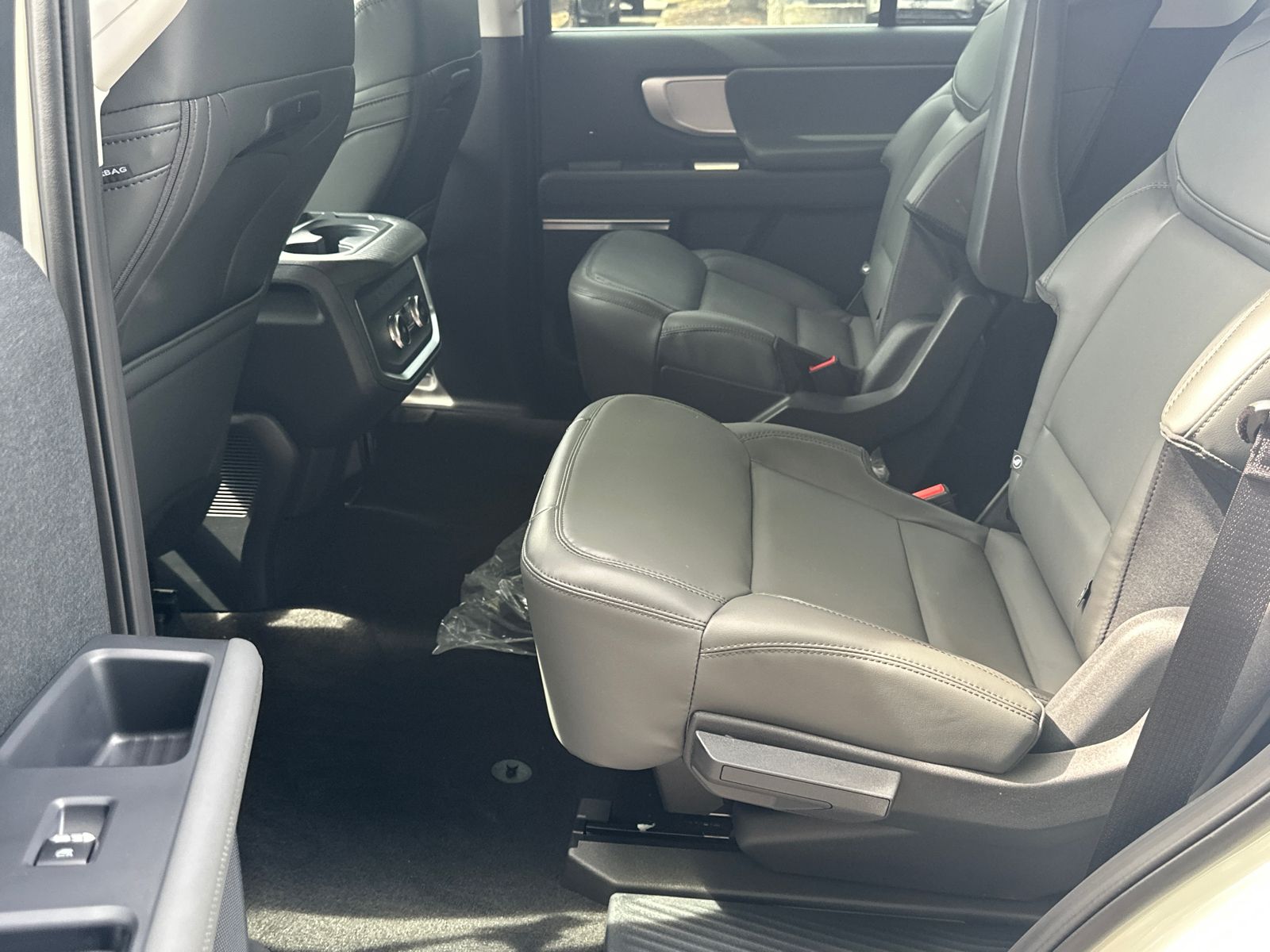 New 2026 Star White Metallic Tri-Coat Ford Active image 22