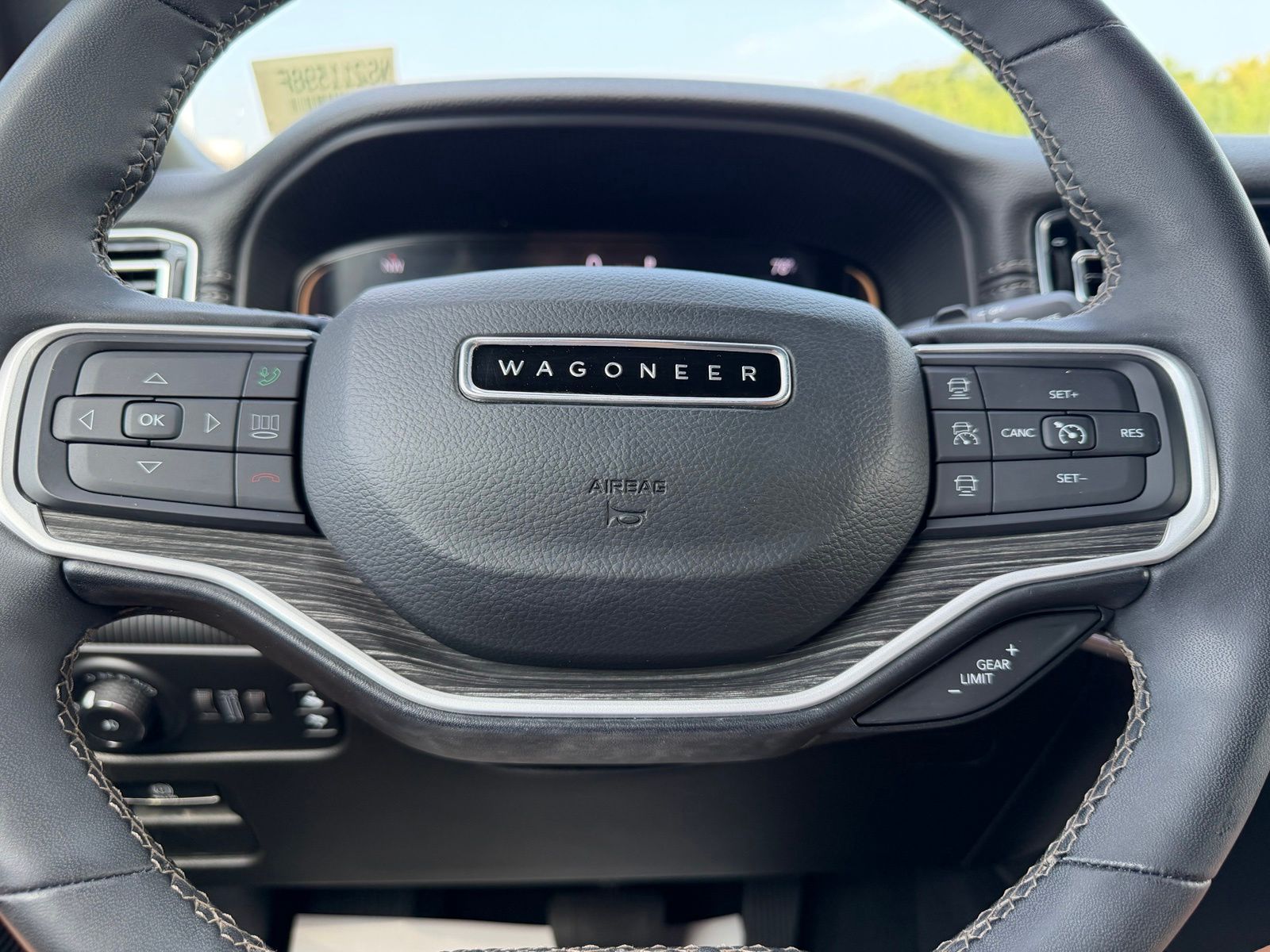2022 Jeep Wagoneer image 20