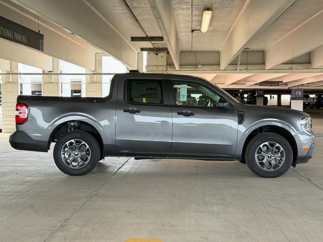 New 2025 Carbonized Gray Metallic Ford XLT image 7