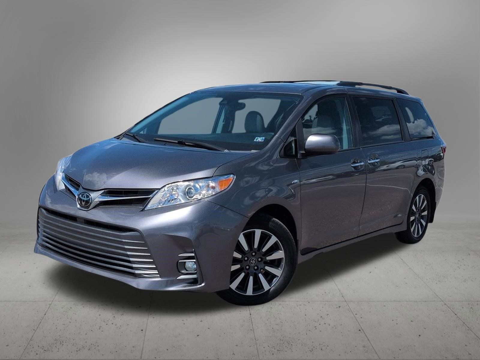 2020 Toyota Sienna XLE V6 AWD 7-Passenger's photo