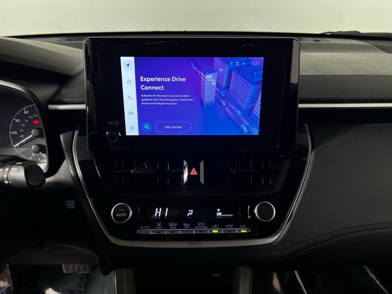 Thumbnail: 2025 Toyota Corolla Cross - 18