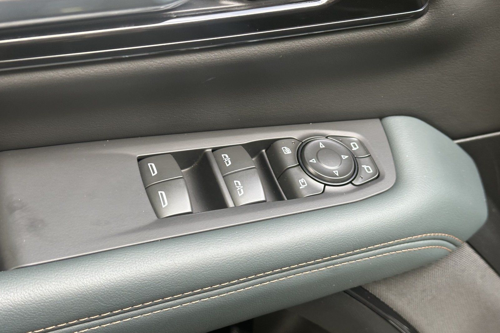 Used 2025 GMC Yukon SUV