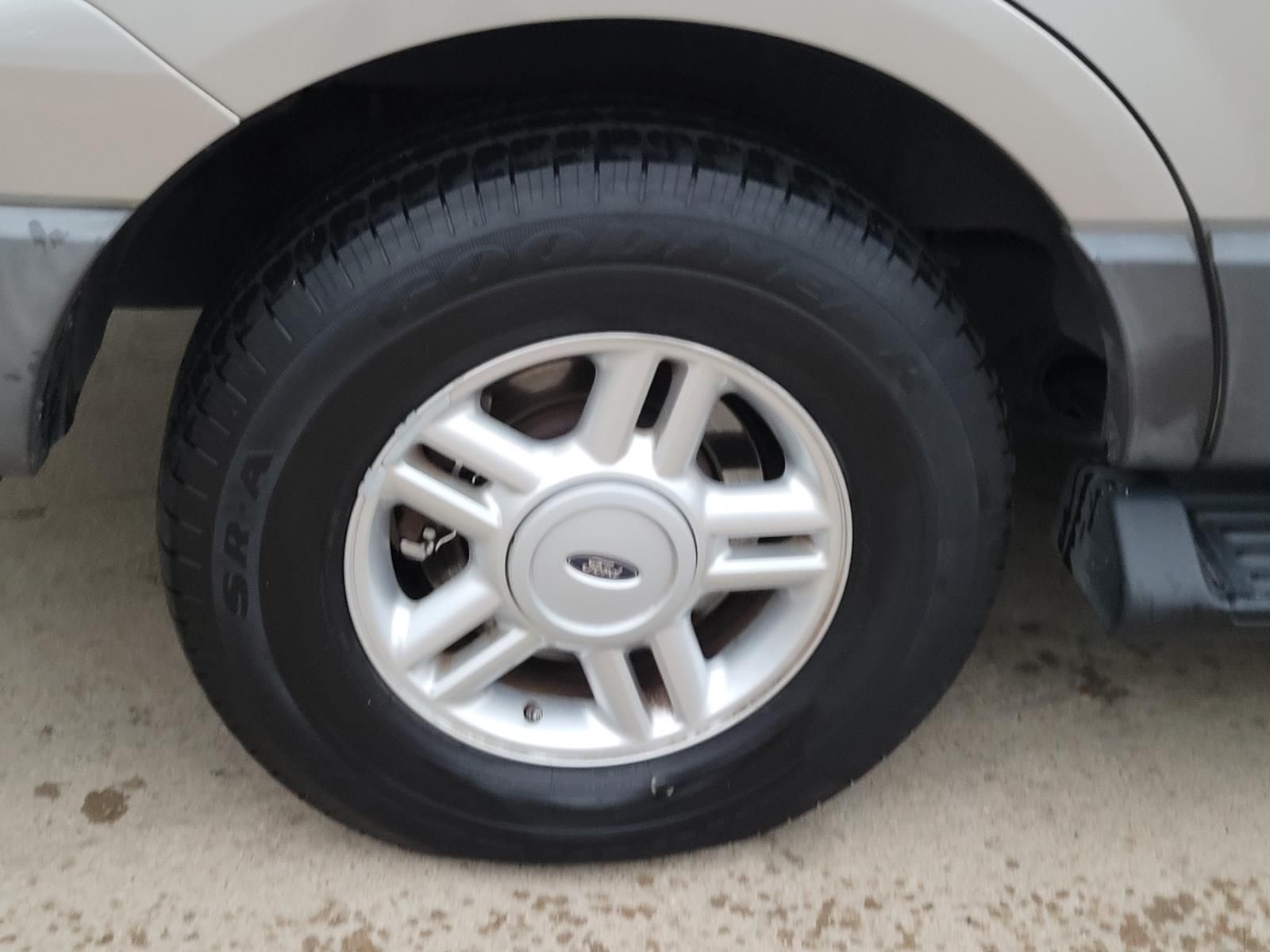 used 2005 Ford Expedition car, priced at $6,750