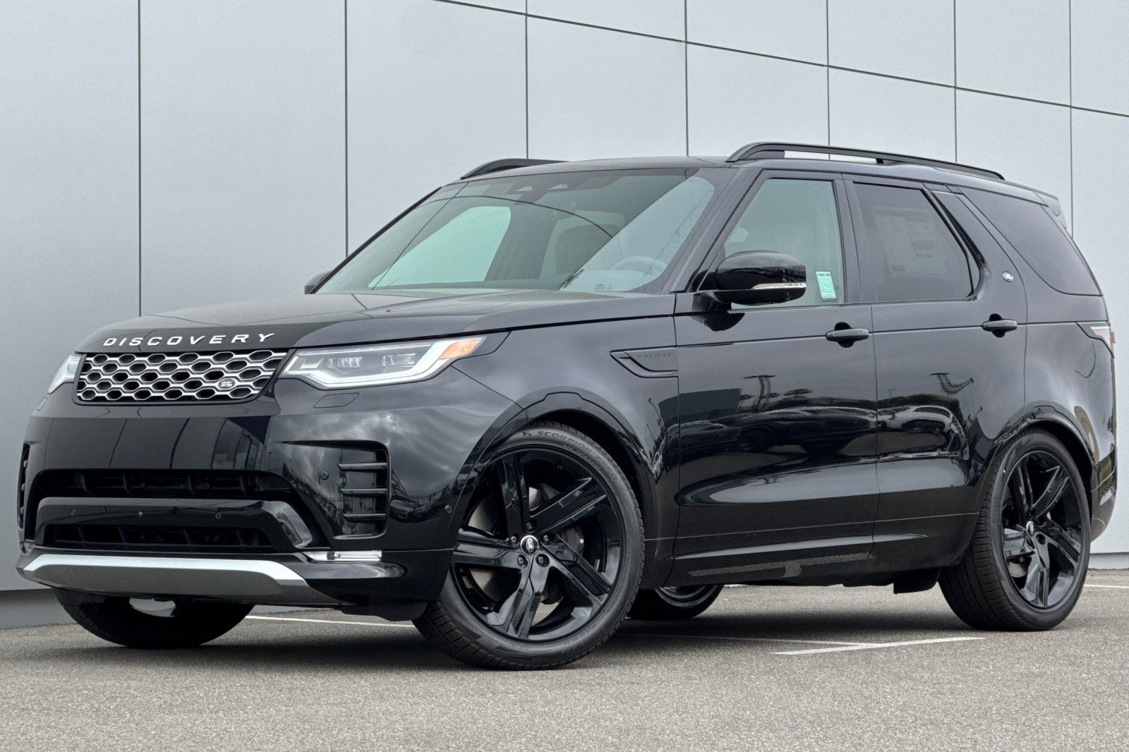 2026 Land Rover Discovery P360 Tempest Edition AWD