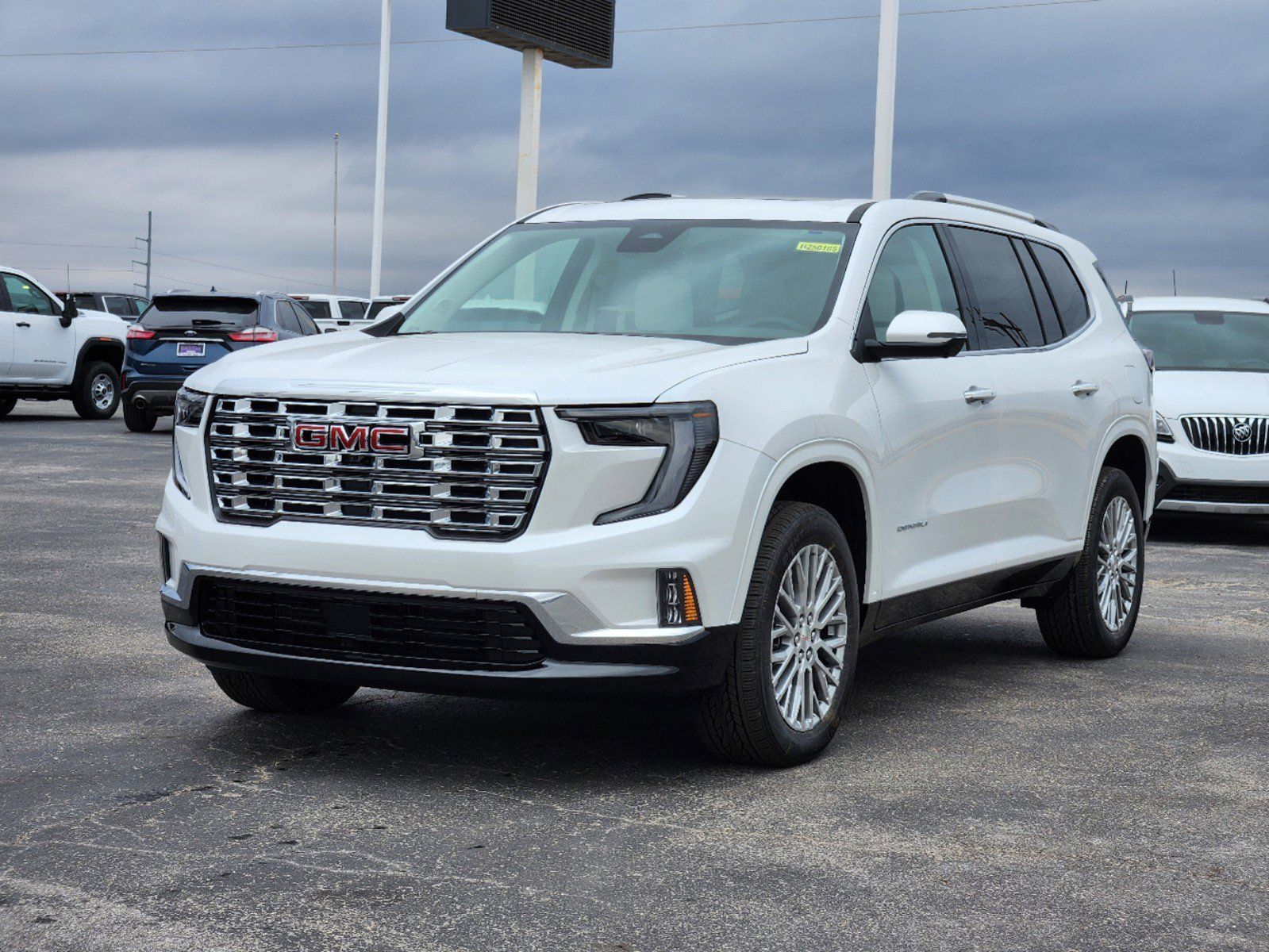 2025 GMC Acadia Denali 2