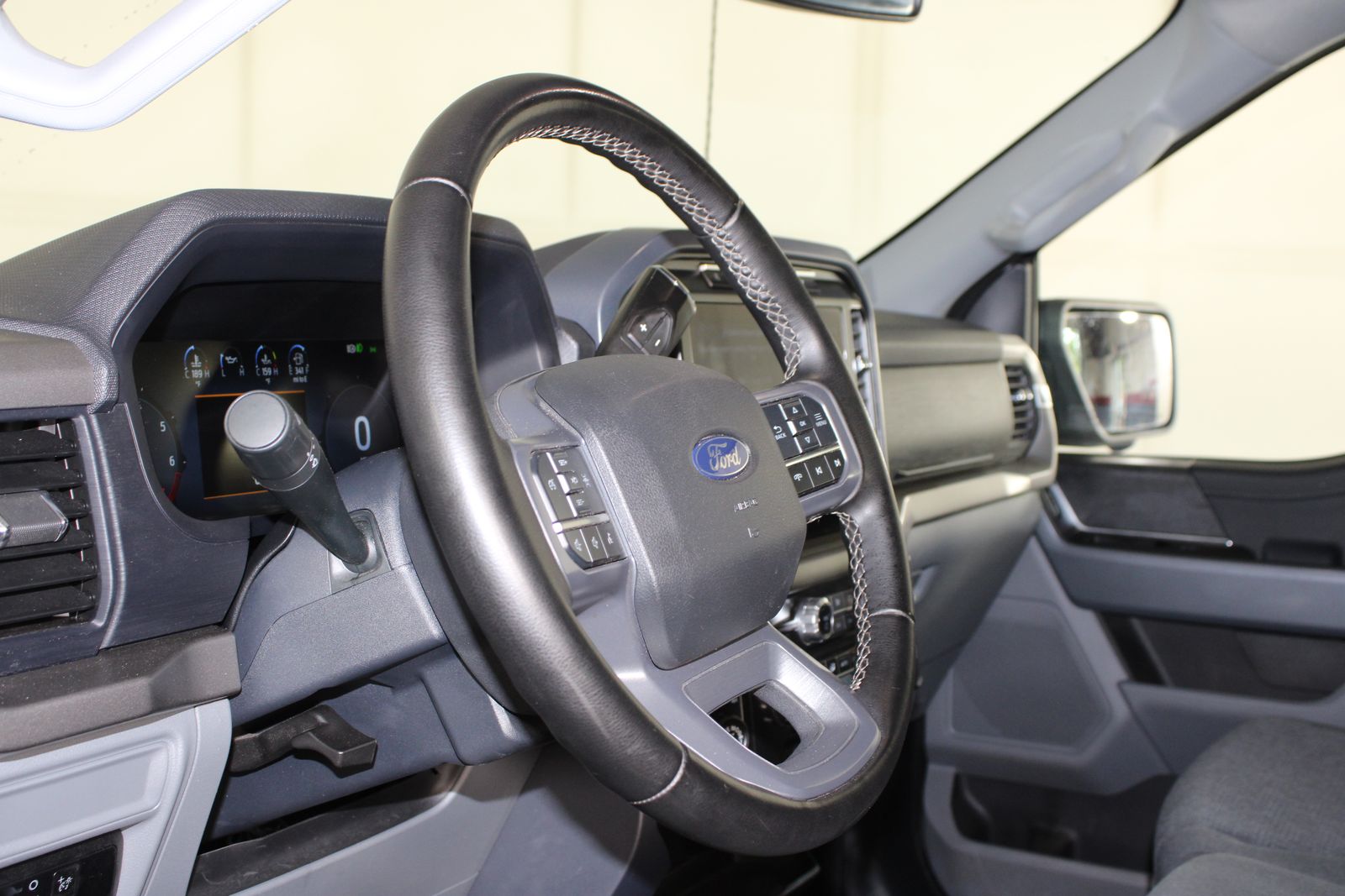 Used 2024  Ford XLT image 9