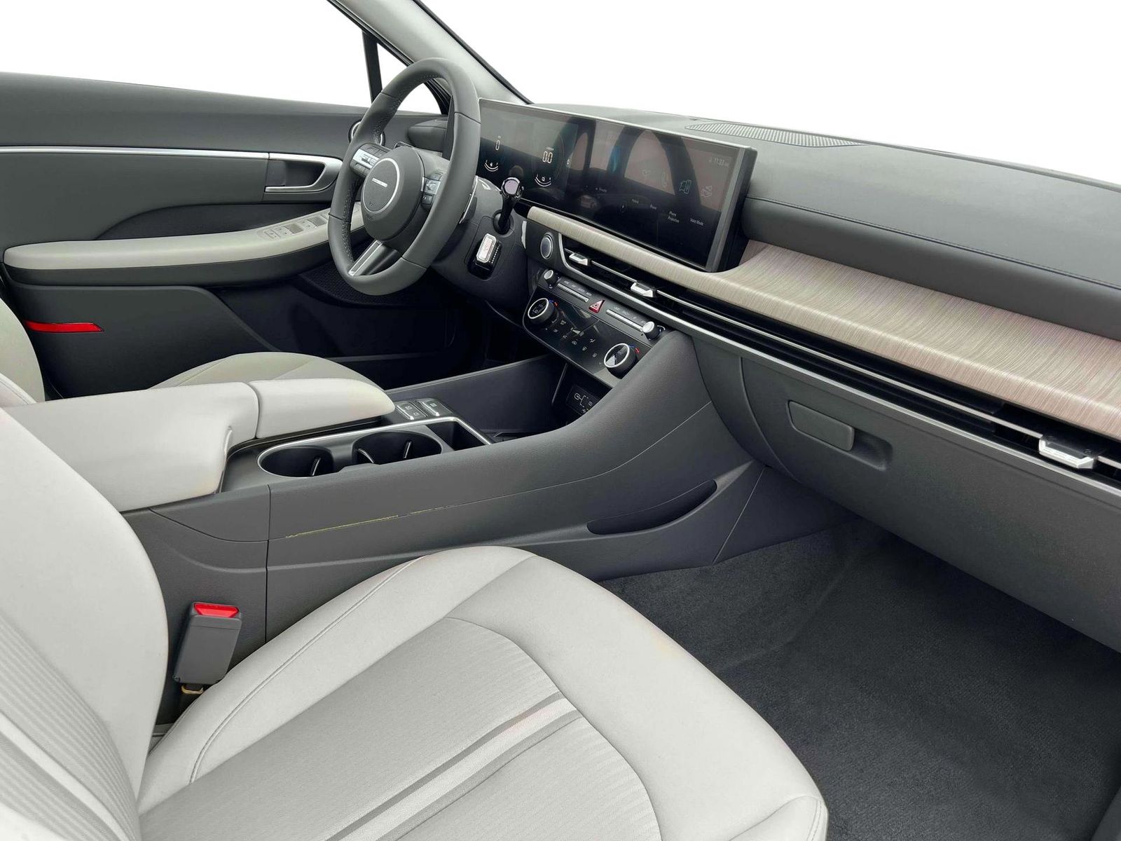 Sonata Hybrid SEL