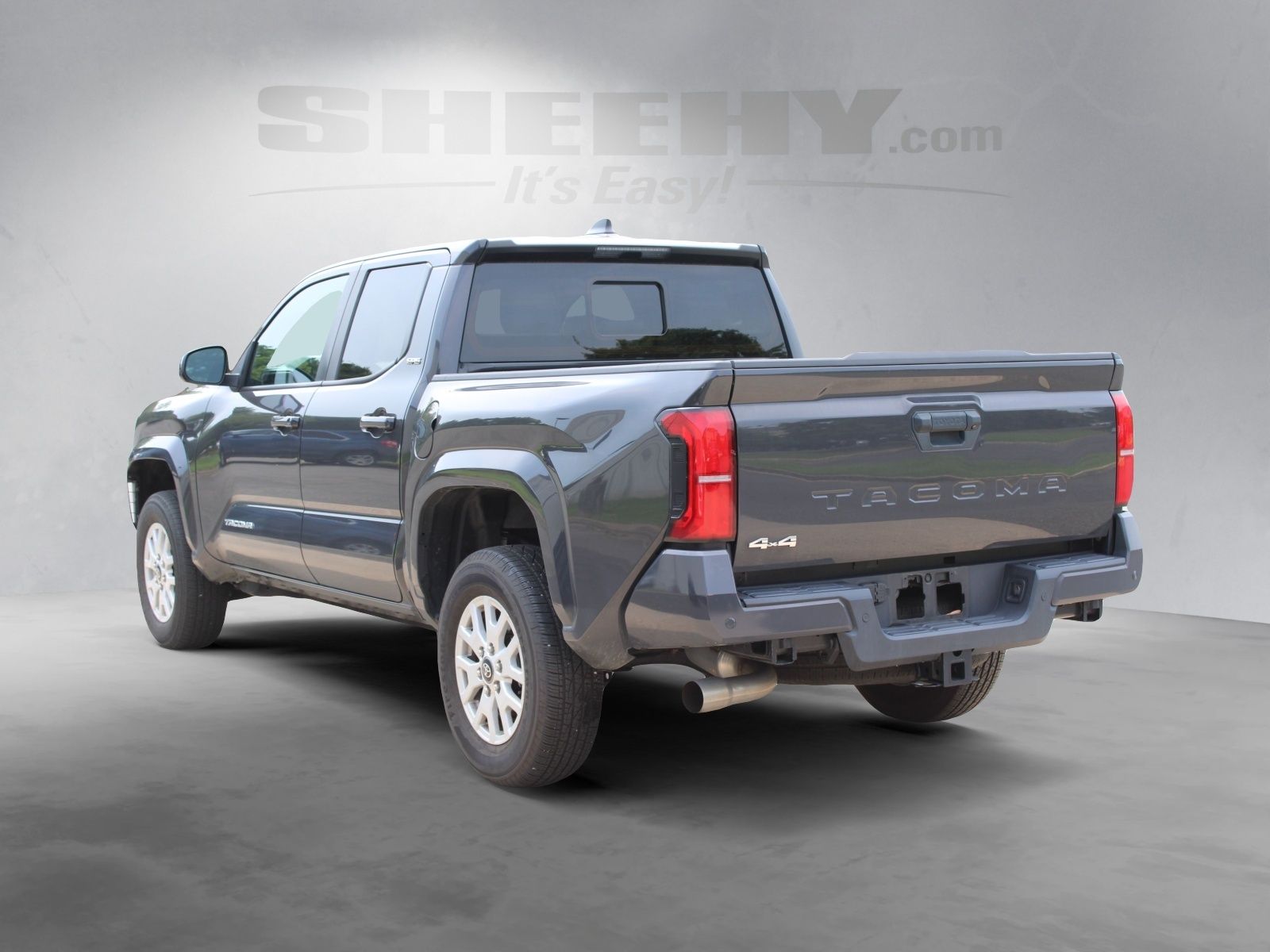 Used 2024  Toyota SR5 image 9
