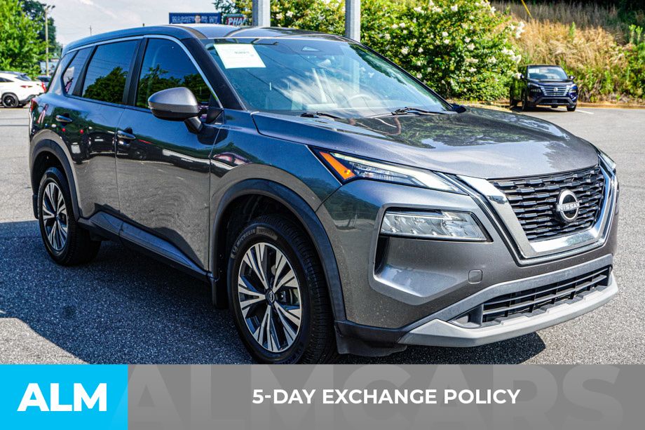 Used 2022 Gray Nissan SV image 3