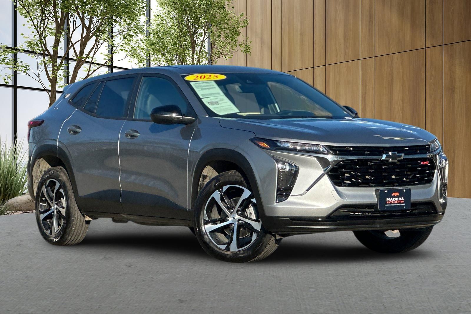 View vehicle photo 2