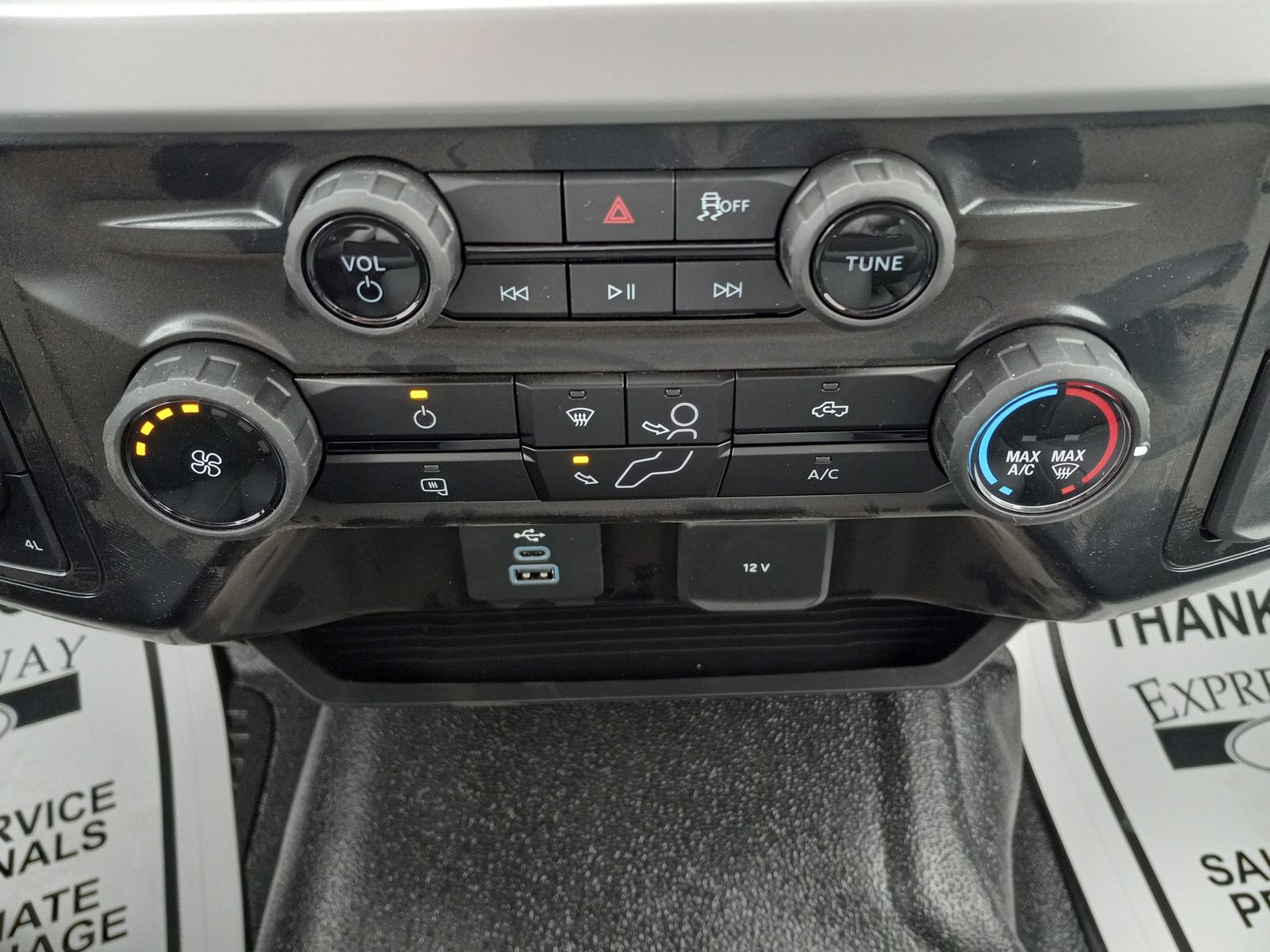 2026 Ford F-550SD image 15